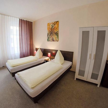 Hotel-Pension Victoria Berlin Exterior photo